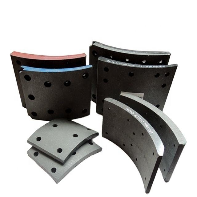 China Wholesale Brake Pads Wear-Resistant Semi-Metallic Ceramic No Noise Brake Pad for SINOTRUK HOWO SHACMAN/SHANNXI Spare Parts